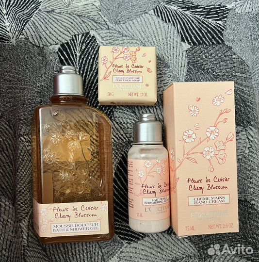 Набор косметики L'Occitane Cherry blossom