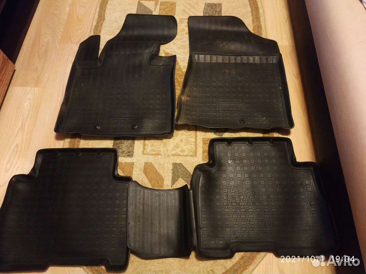 Автомобильные коврики резиновые