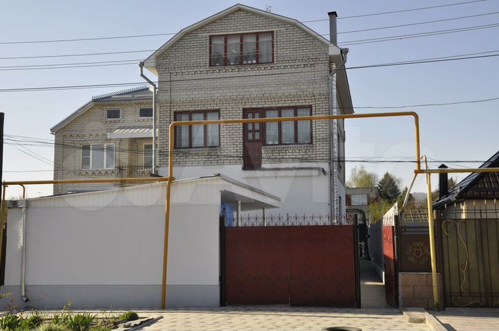 Дом 320 м² на участке 18 сот.