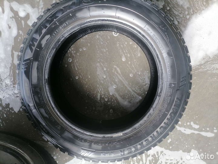 Maxxis ArcticTrekker NP3 205/60 R16