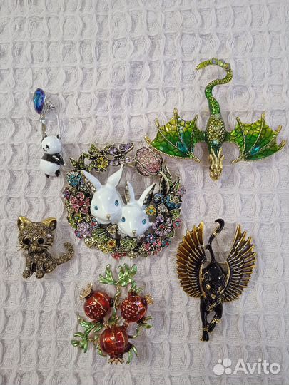 Малые брошки