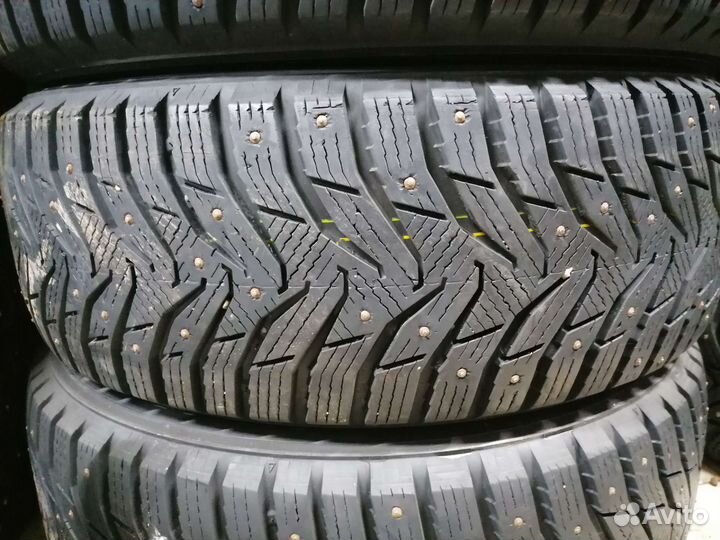 Nokian Tyres Hakkapeliitta 8 SUV 215/65 R16