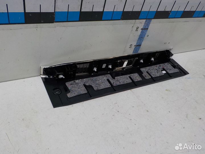 Накладка крышки багажника Mercedes-Benz W222 (S-Kl