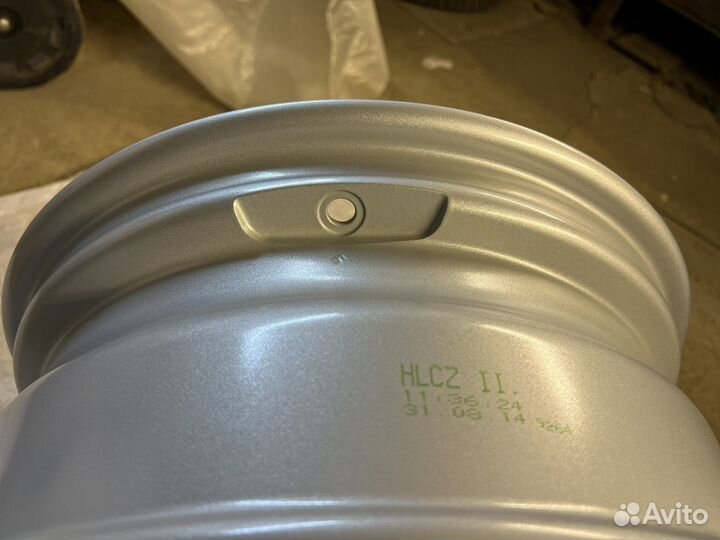 Оригинальный литой диск Star-spoke 376