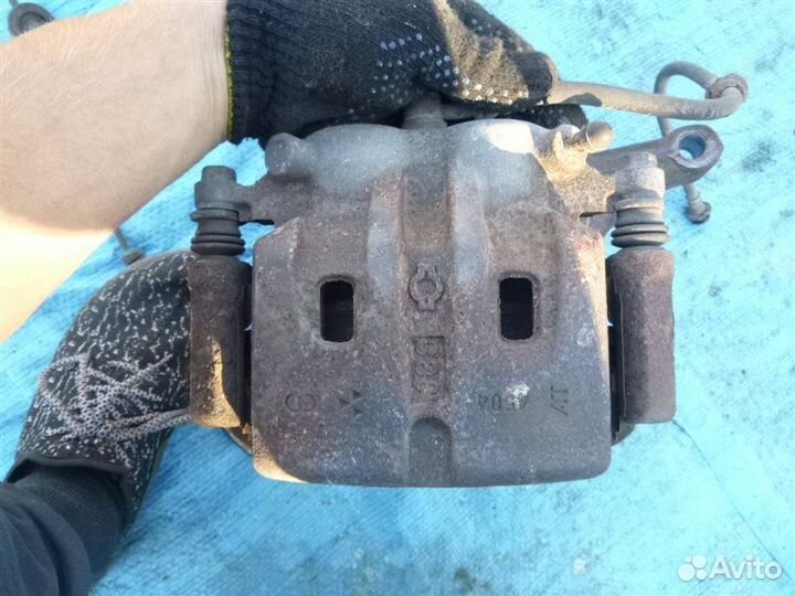 Ступица передняя левая Nissan X-Trail NT30 2003