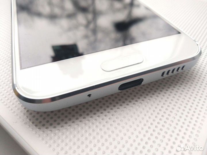 Смартфон HTC 10 белый (Silver/32gb)