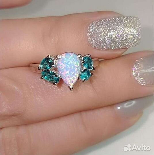 Серебряное кольцо с опалом