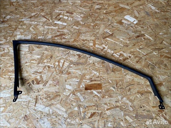 Обшивка рамки двери передней левой Toyota Avensis