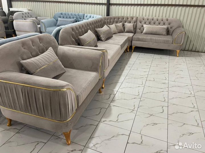 Угловой диван и кресло