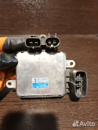 Блок управления вентилятором Lexus ES300H 2012