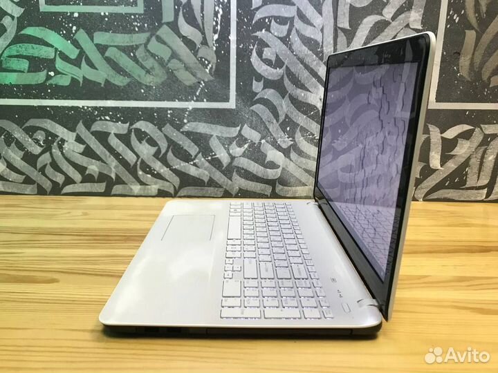 Красивый ноутбук Sony Core i5/GeForce/6Gb/SSD