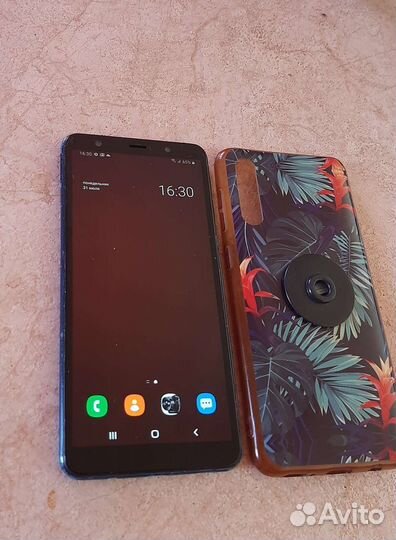 Телефон Galaxy A7 (2018) 4/64
