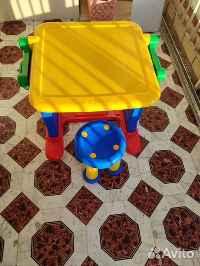 Детский стол и стул