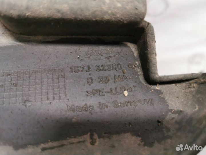 Брызговик передний правый Ford Mondeo 3 2.0 cjbb