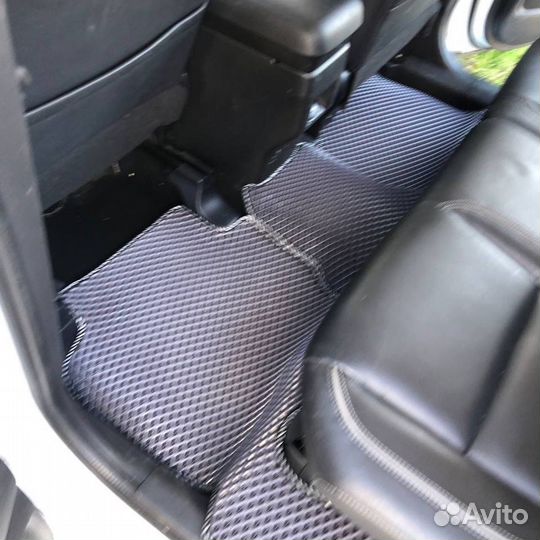 Автомобильные коврики на Mitsubishi Outlander Phev