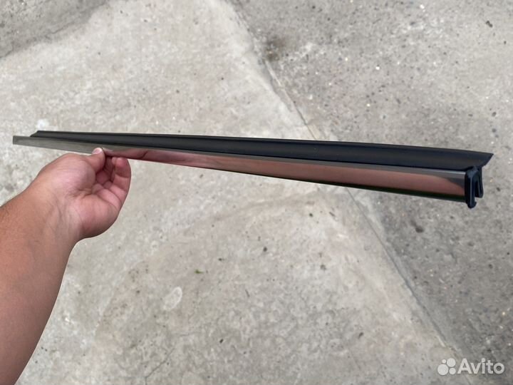 Уплотнитель стекла жигули дверные хромированные