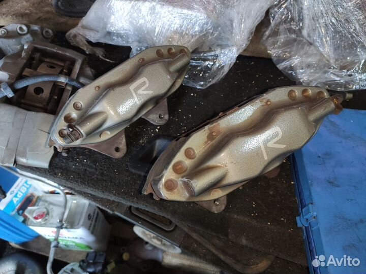 Комплект суппортов Brembo для Volvo S60R, V70R