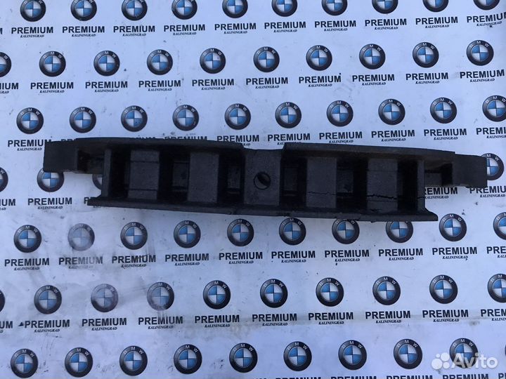 Абсорбер переднего бампера Volkswagen Touareg 7P6