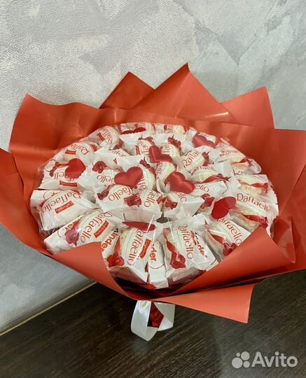Букет из Раффаэлло и Киндер шоколада