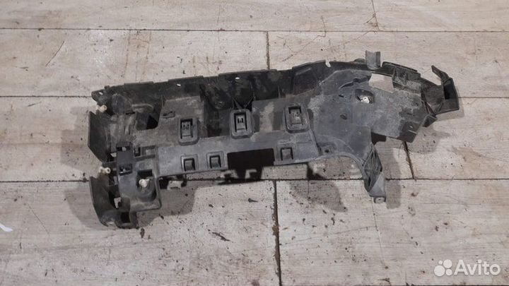 Кронштейн бампера задний левый Land Rover