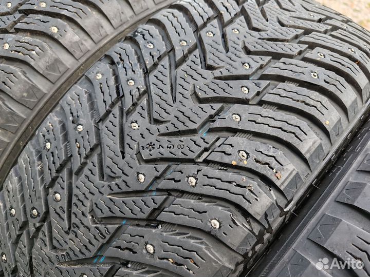 Nokian Tyres Hakkapeliitta 8 SUV 235/60 R18