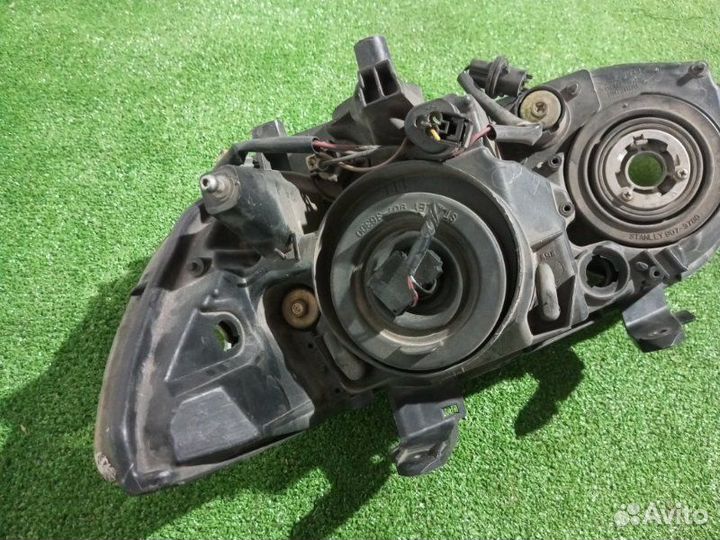 Фара правая Mitsubishi Lancer Cedia CS2A