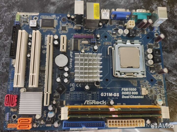 Материнская плата с процессором и памятью