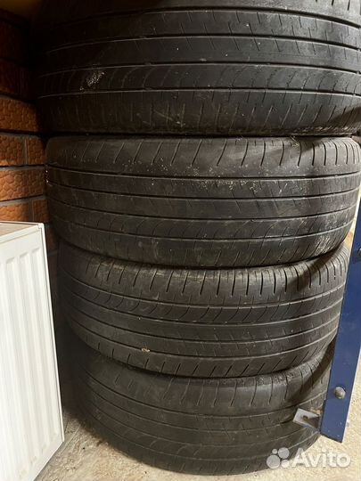 Bridgestone Dueler H/L 33A 235/55 R20