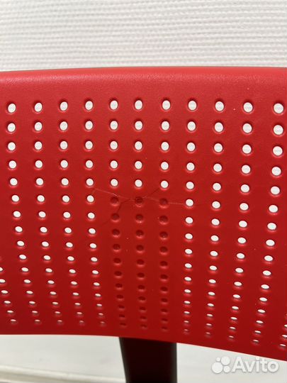 Стул на колесиках