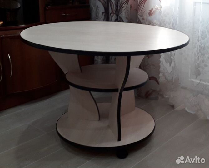 Журнальный столик круглый