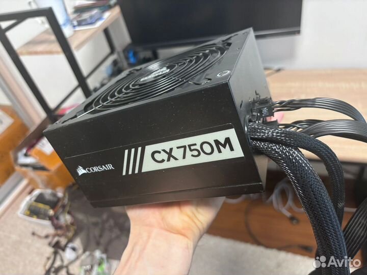 Блок питания Corsair cx750m модульный