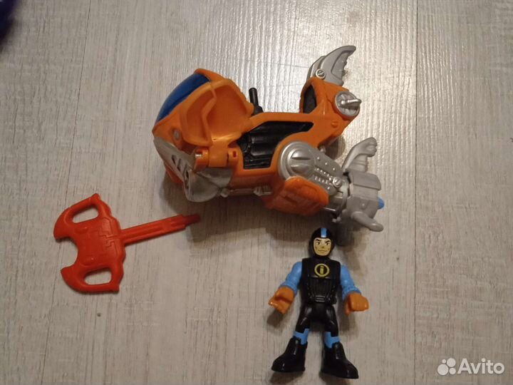 Игрушка искатель приключений