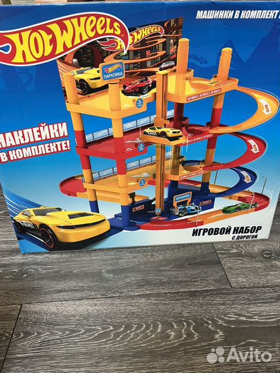 Гоночный трек hot wheels