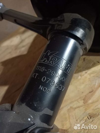 Стойка амортизатора передняя правая LADA Kalina 1