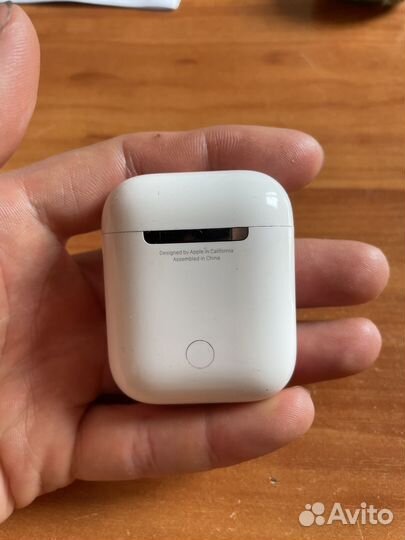 Apple airpods 1 поколения
