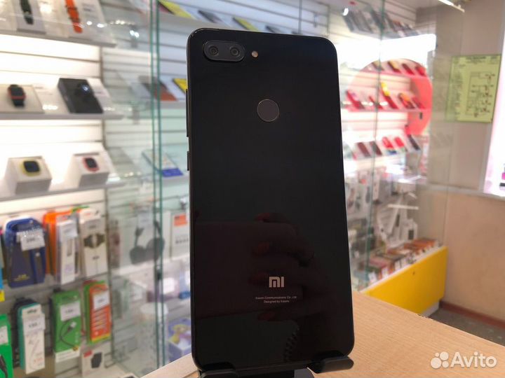 Смартфон Xiaomi Mi 8 Lite 4/64GB (чёрный)