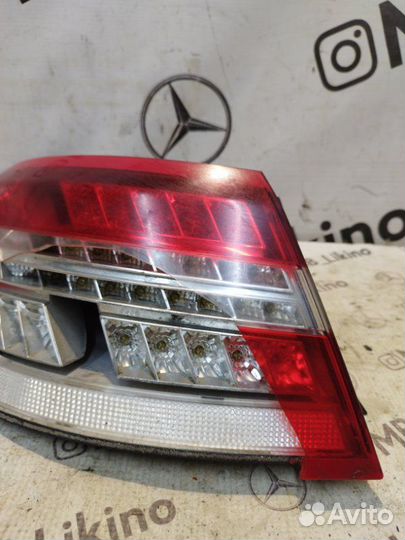 Фонарь задний левый Mercedes E-Class W207