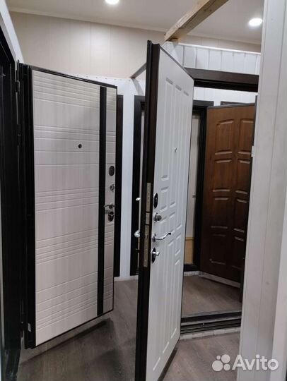 Дверь входная. Межкомнатная. Склад
