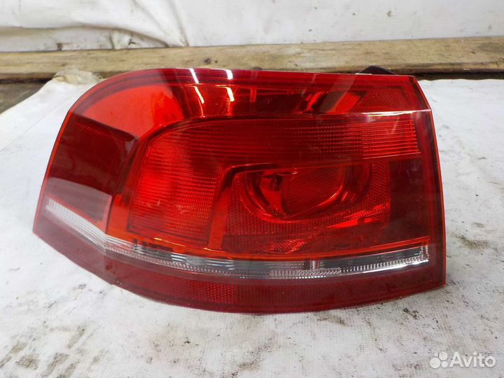 Фонарь volkswagen passat B7 левый