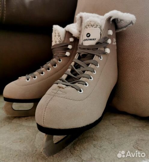 Коньки для девочки Nordway. Размер 35