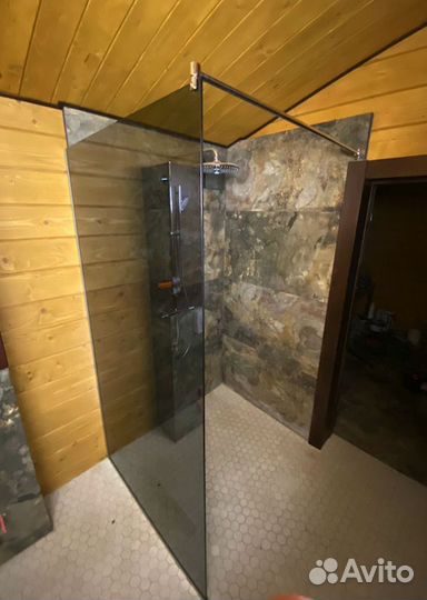 Душевой уголок новый. Душевая перегородка