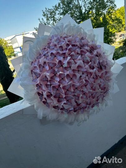 Букет из бабочек светящих на 8 марта