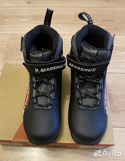 Лыжные ботинки. Новые