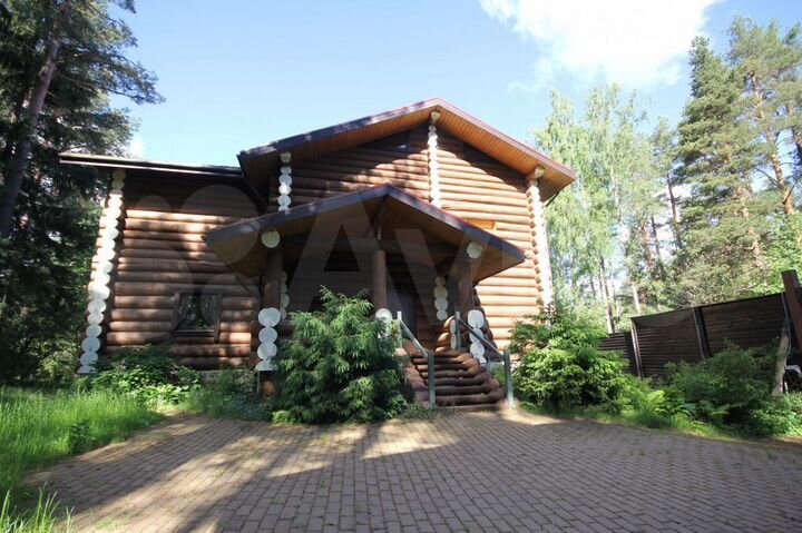 Коттедж 407,9 м² на участке 23,9 сот.