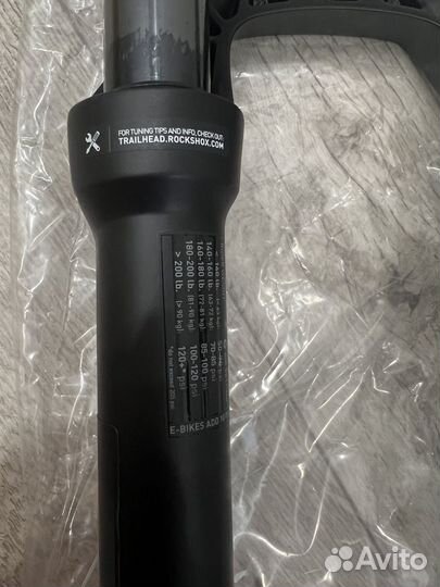 Велосипедная вилка Rock Shox 29 Recon 140mm