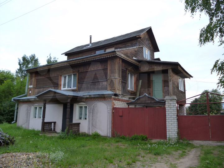 Дом 178 м² на участке 7 сот.