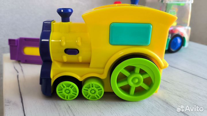 Паровоз музыкальный и поезд с домино,цена за оба