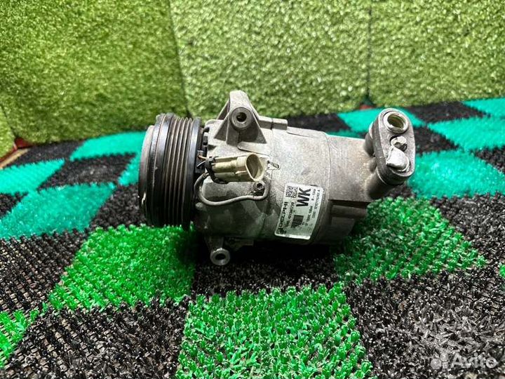 Компрессор кондиционера Opel Astra H Zafira B