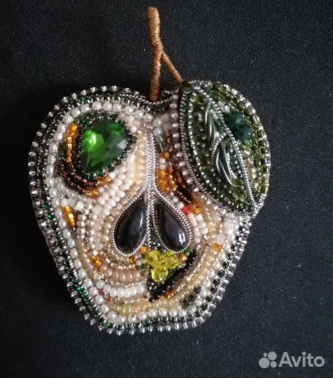 Брошь Яблоко