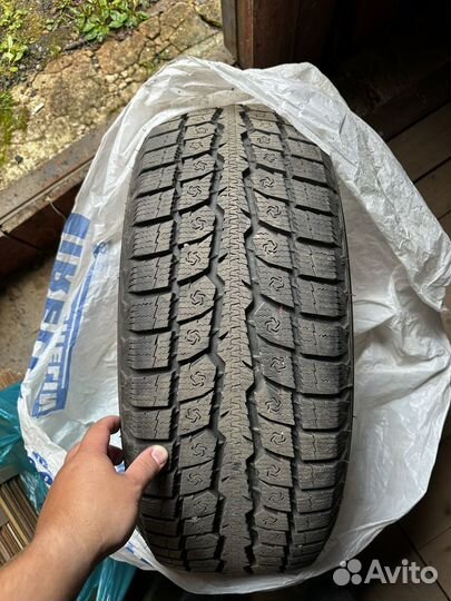 Toyo Observe GSi-6 LS 215/60 R17